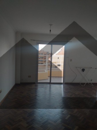 Alquilo departamento en Nueva Córdoba